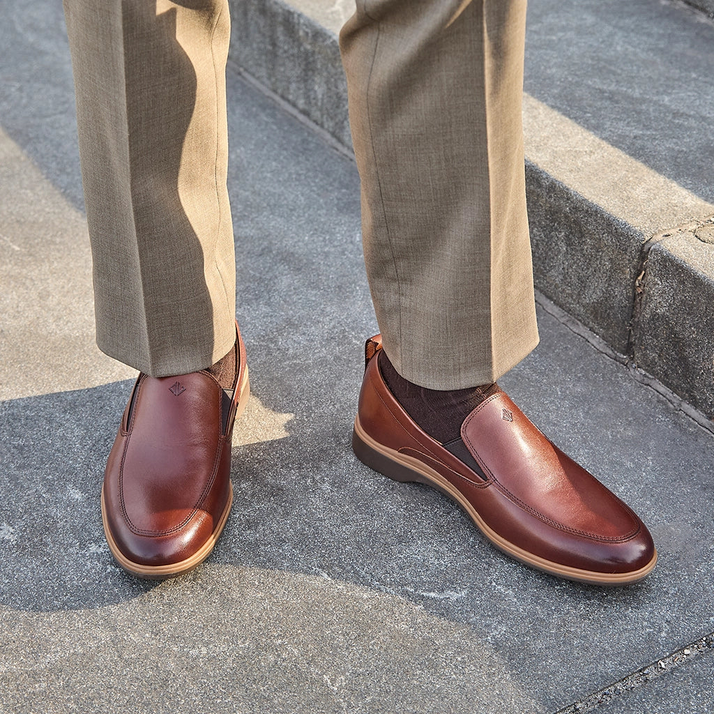 1212-the-slip-on-chestnut-7.jpg The Slip-On (Chestnut)