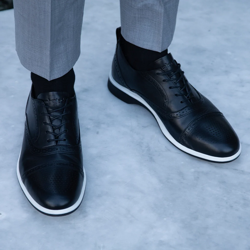 1658-the-cap-toe-onyx-7.webp The Cap-Toe (Onyx)
