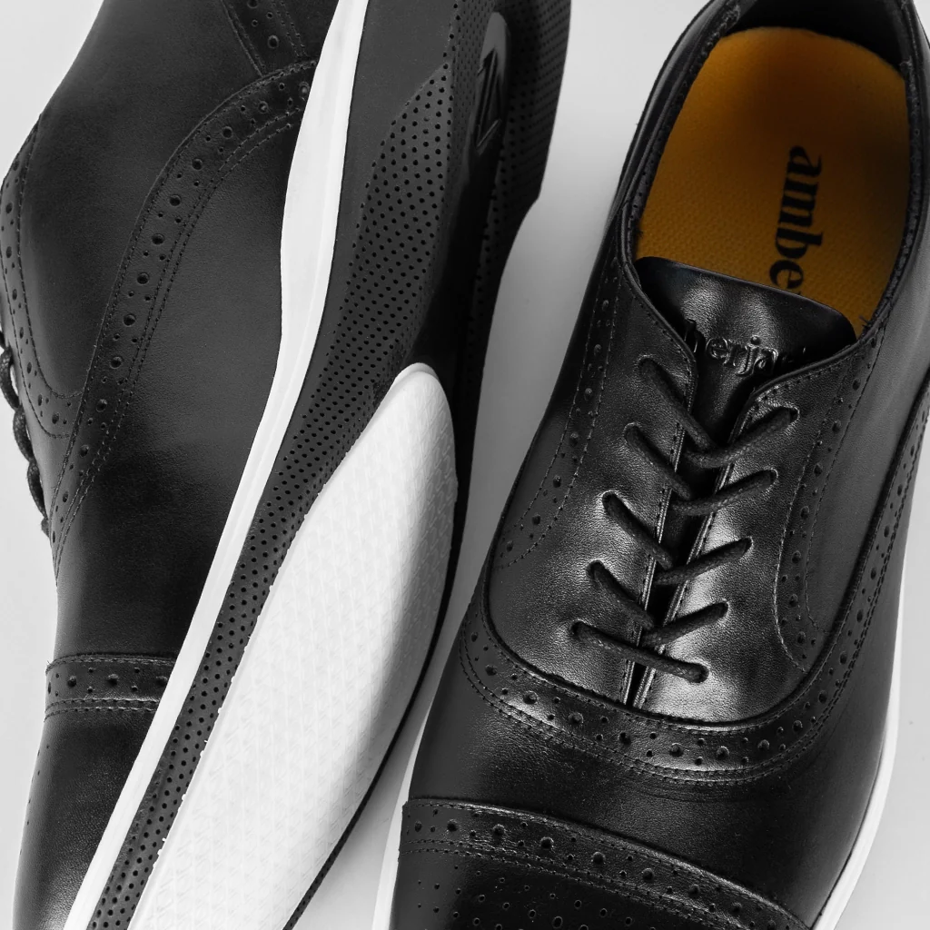1658-the-cap-toe-onyx-8.webp The Cap-Toe (Onyx)
