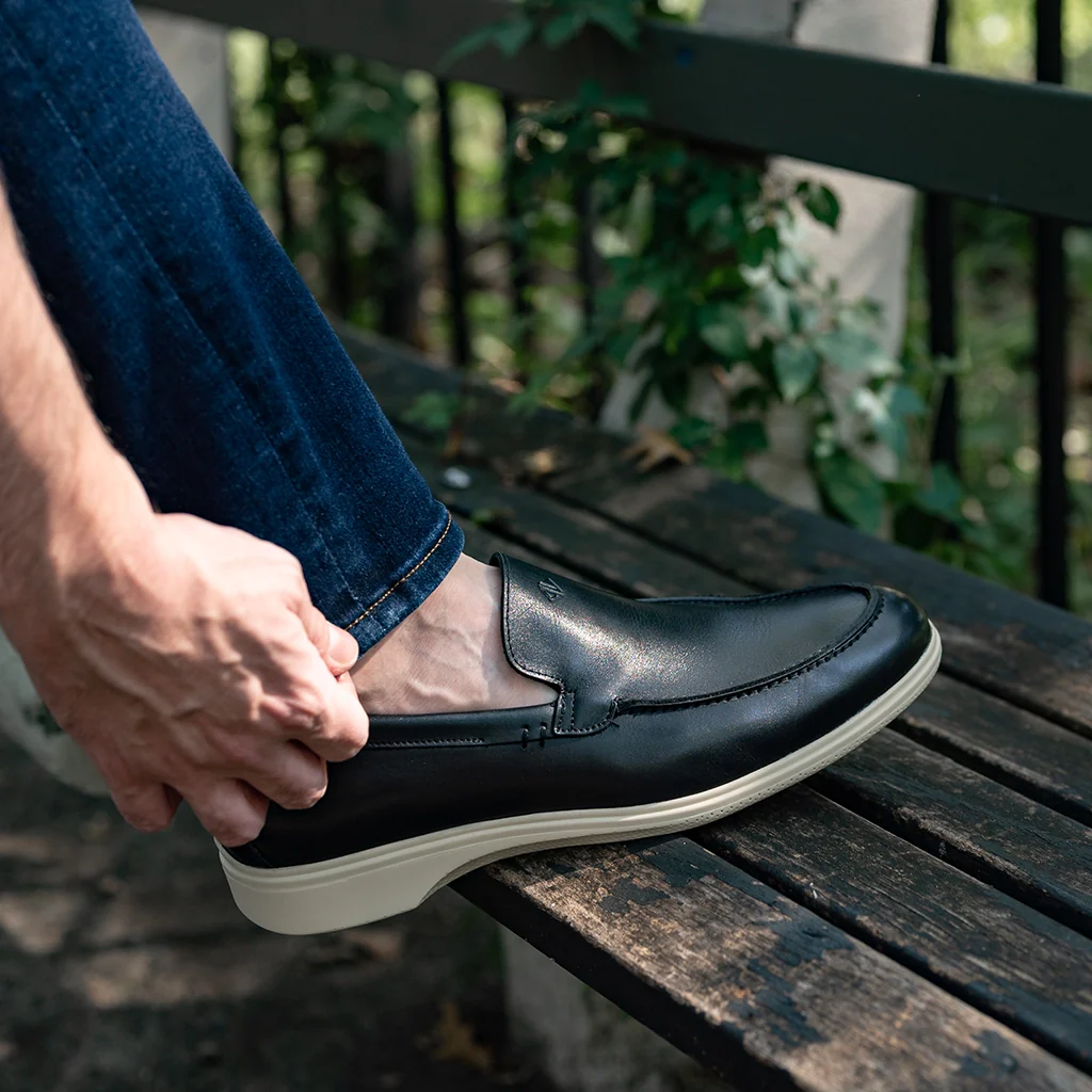The Loafer (Obsidian & Cream)