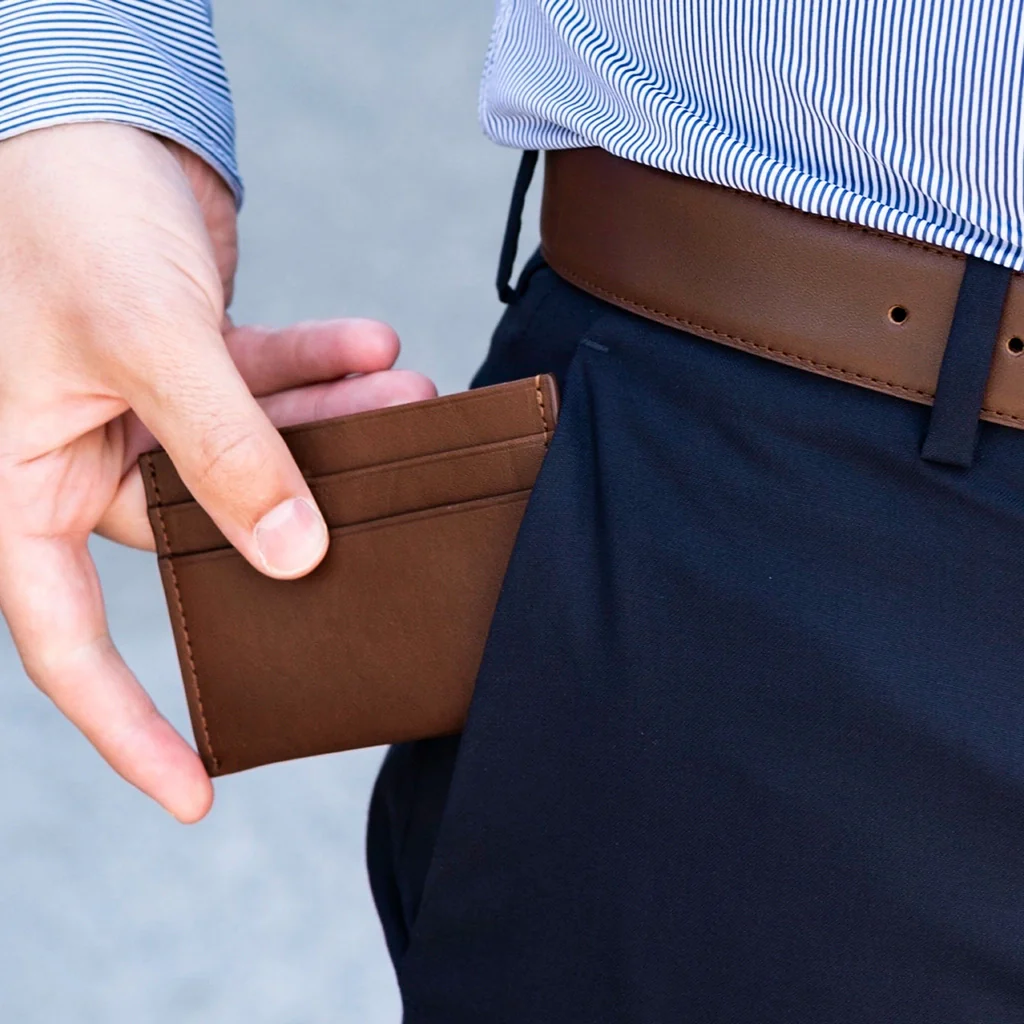 437-leather-wallet-chestnut-4.webp Leather Wallet (Chestnut)