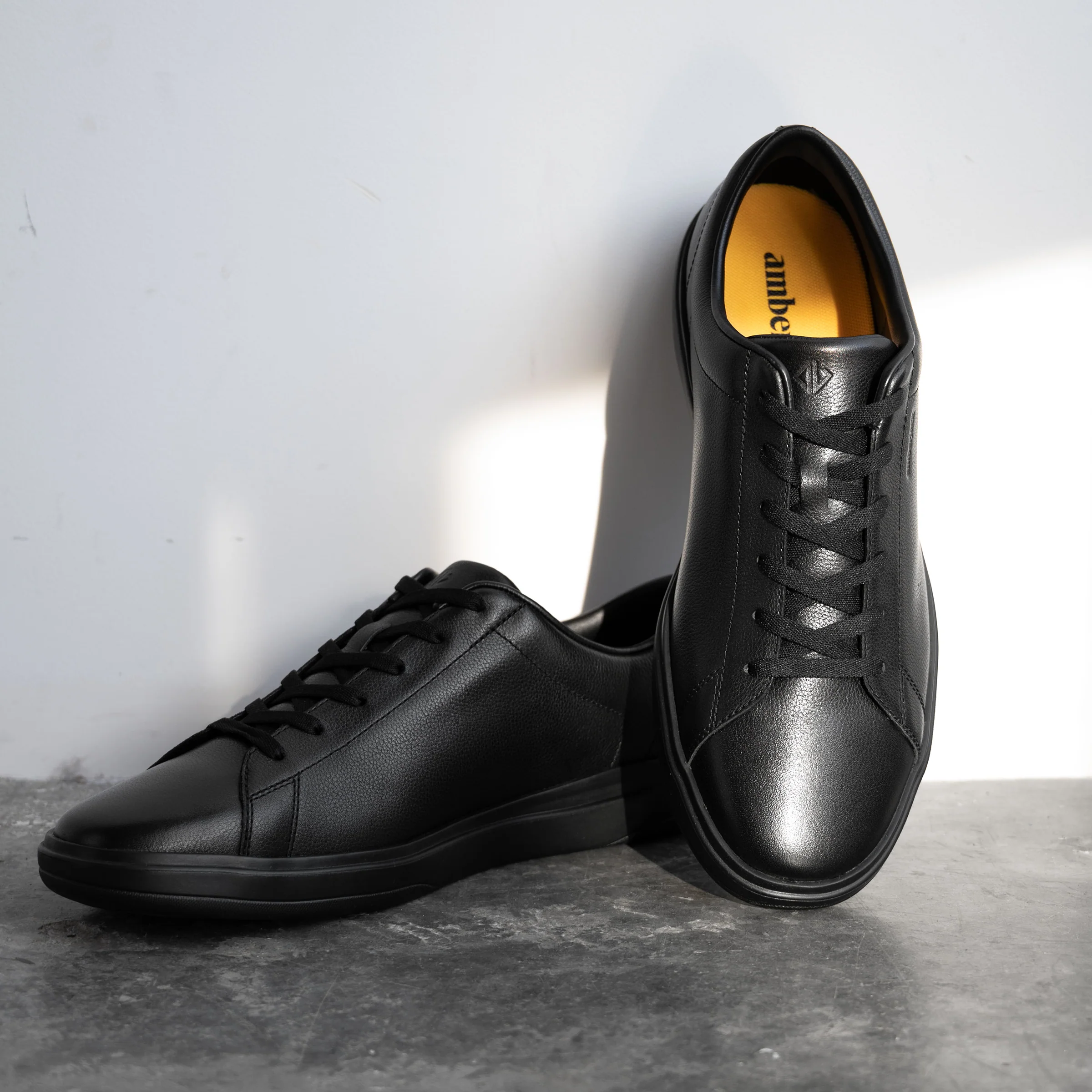 748-the-low-top-obsidian-7.webp The Low-Top (Obsidian)